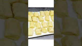 способ приготовления слоёных булочек с творогом подробный рецепт смотрите в комментариях