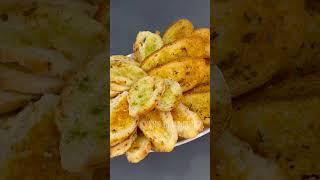 Пришли в ресторан и нам подали ФИРМЕННЫЕ гренки: очень вкусно, но рецепт вовсе не секретный #Shorts