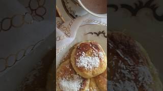 Keto cottage cheese with coconut sprinkles/Кето творожники в кокосовой обсыпке