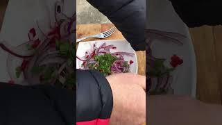 Как приготовить первоклассную закуску к мясу за 1 минуту (маринованный лук )