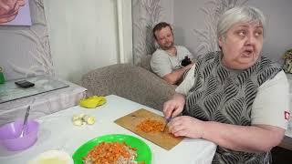 Мимоза по-сельски Готовим вместе с сыном и учу мужа как правильно жить ПОДВАЛ ИЛЬИЧА готовим салат