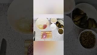 Классический рецепт Оливье который знаком с детства.