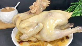 藥膳水晶雞 ???? 雞肉嫩滑又滋補、還要藥用價值 ，營養不流失 ???? 蒸雞技巧和藥材選料缺一不可哦，【天天相見廚房阿鵬哥】，#水晶雞料理，#水晶雞食譜，#水晶雞的做法，#chinesefood，