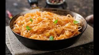 Готовим 12 традиционных блюд к Святвечеру: рецепт №8 - тушеная капуста с секретным ингредиентом.