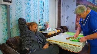 Деревня, день, готовим с мамой на кухне, моем косточки отцу @ПОДВАЛ ИЛЬИЧА