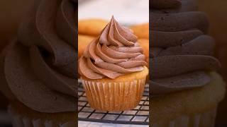 The Best Chocolate Cream Cheese Frosting!! #shorts