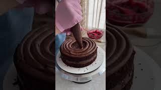 Торт с шоколадной намелакой и вишней #shorts #сборкаторта #шоколад