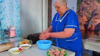 Готовлю домашние вкусные котлеты и поджариваю на чугунной сковороде, вкусные котлеты от мамы