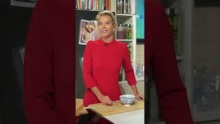 Простой рецепт шоколадного кекса с орехами от Юлии Высоцкой #shorts