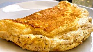 Простейший способ как приготовить пышный омлет на сковороде.  Супер воздушный омлет-суфле из 3 яиц.