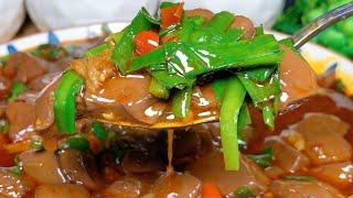 燒豬血很多人都做錯了，不要直接下鍋，多加一步，滑嫩鮮香超好吃，【天天相見廚房阿鵬哥】，#豬血料理，#豬血食譜，#豬血的做法，#chinesefood，#家常菜，#like，#food，#recipe