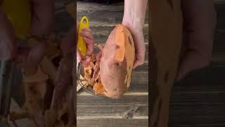 Вы всю жизнь НЕПРАВИЛЬНО чистили овощи! #Shorts