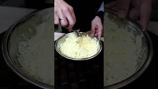 С пустыми руками в гости не пойдешь. Хачапури по-Аджарски с собой возьмешь