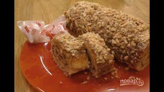 Бисквитный рулет с вареной сгущенкой и орехами. Вкусные блюда рецепты с фото