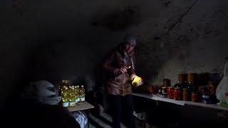Воздушная тревога в подвале...Старый дом у реки, Готовимся к посевной в военное время в Украине