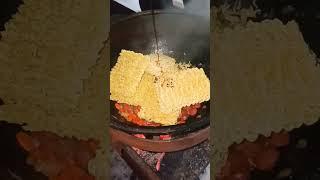 Лапша "Доширак" с сосисками в казане????#доширак #лапша #лапшабыстрогоприготовления