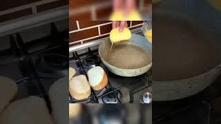 Как быстро и вкусно приготовить блюдо на завтрак из сыра и яиц