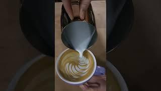 Latte Art Practice - Wave heart attempt [2022/11/10]